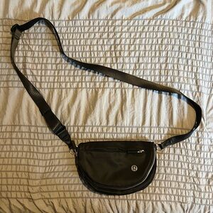 Lululemon Festival Bag 2L